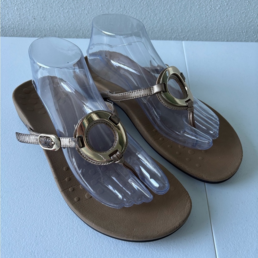 Vionic Rest Karina Sandal in Bronze Size 10 Beach Summer Pool FlipFlop Casual